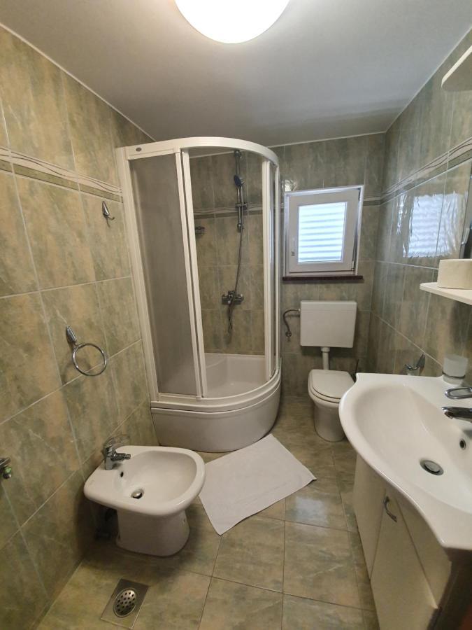 Apartmani Vrtlici Zdenka Stara Novalja Buitenkant foto