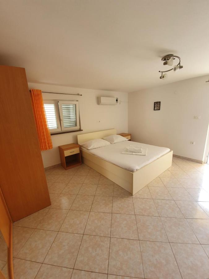 Apartmani Vrtlici Zdenka Stara Novalja Buitenkant foto
