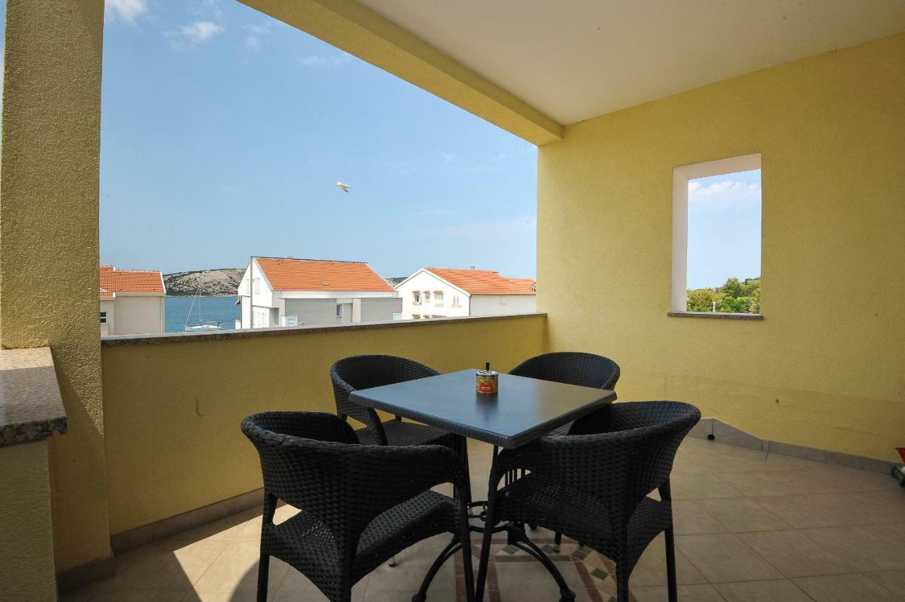 Apartmani Vrtlici Zdenka Stara Novalja Buitenkant foto