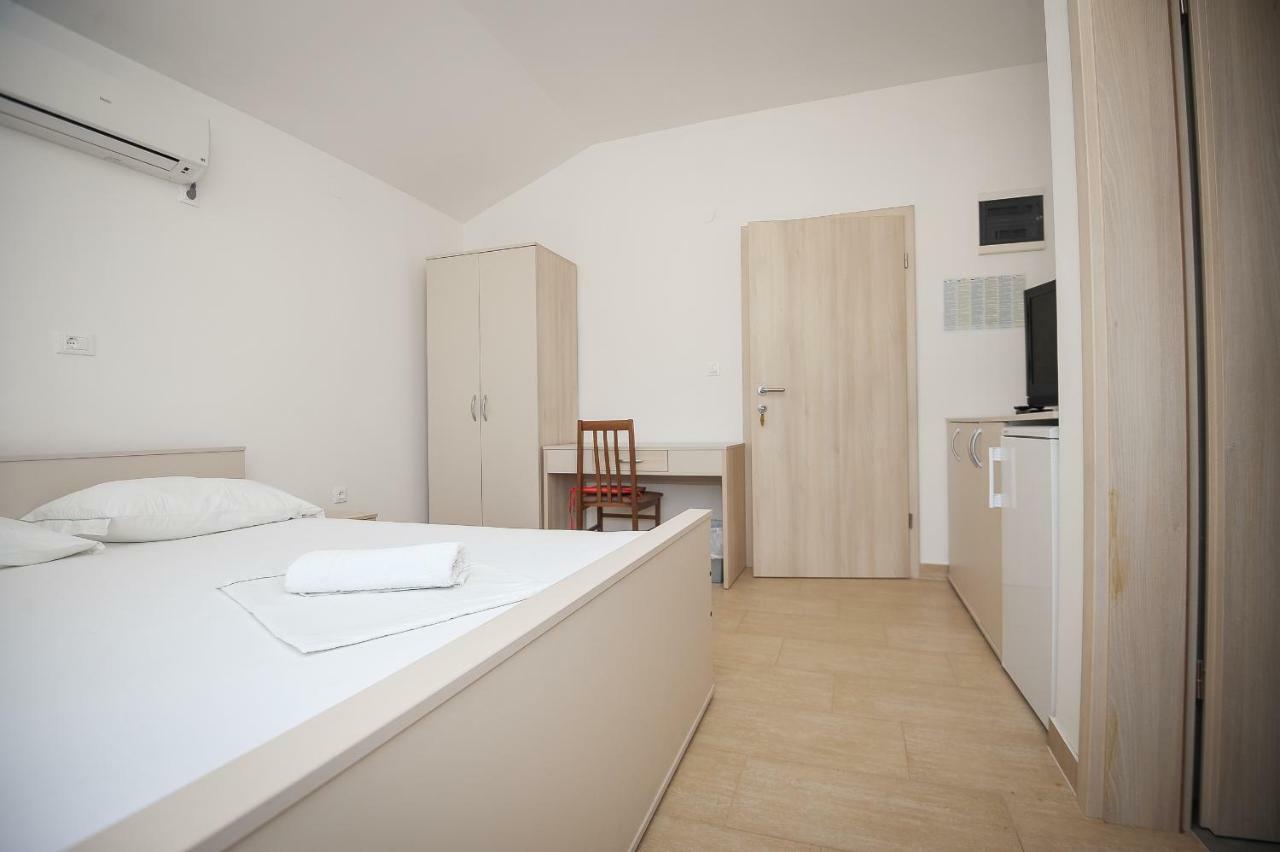 Apartmani Vrtlici Zdenka Stara Novalja Buitenkant foto