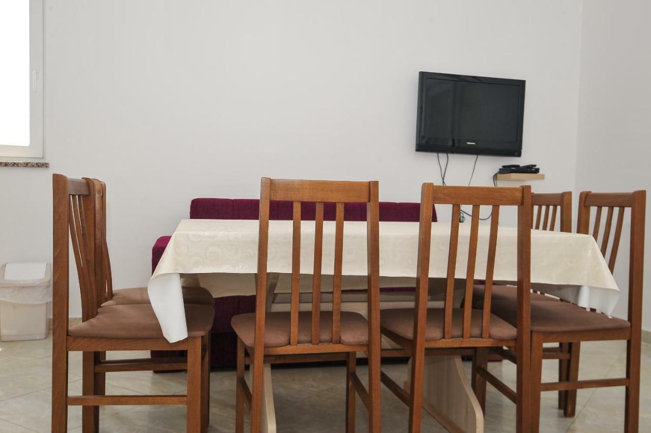 Apartmani Vrtlici Zdenka Stara Novalja Buitenkant foto