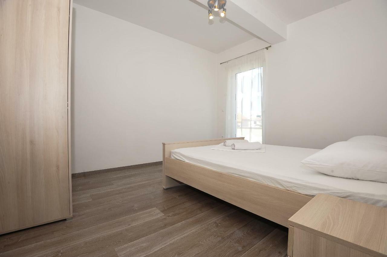 Apartmani Vrtlici Zdenka Stara Novalja Buitenkant foto