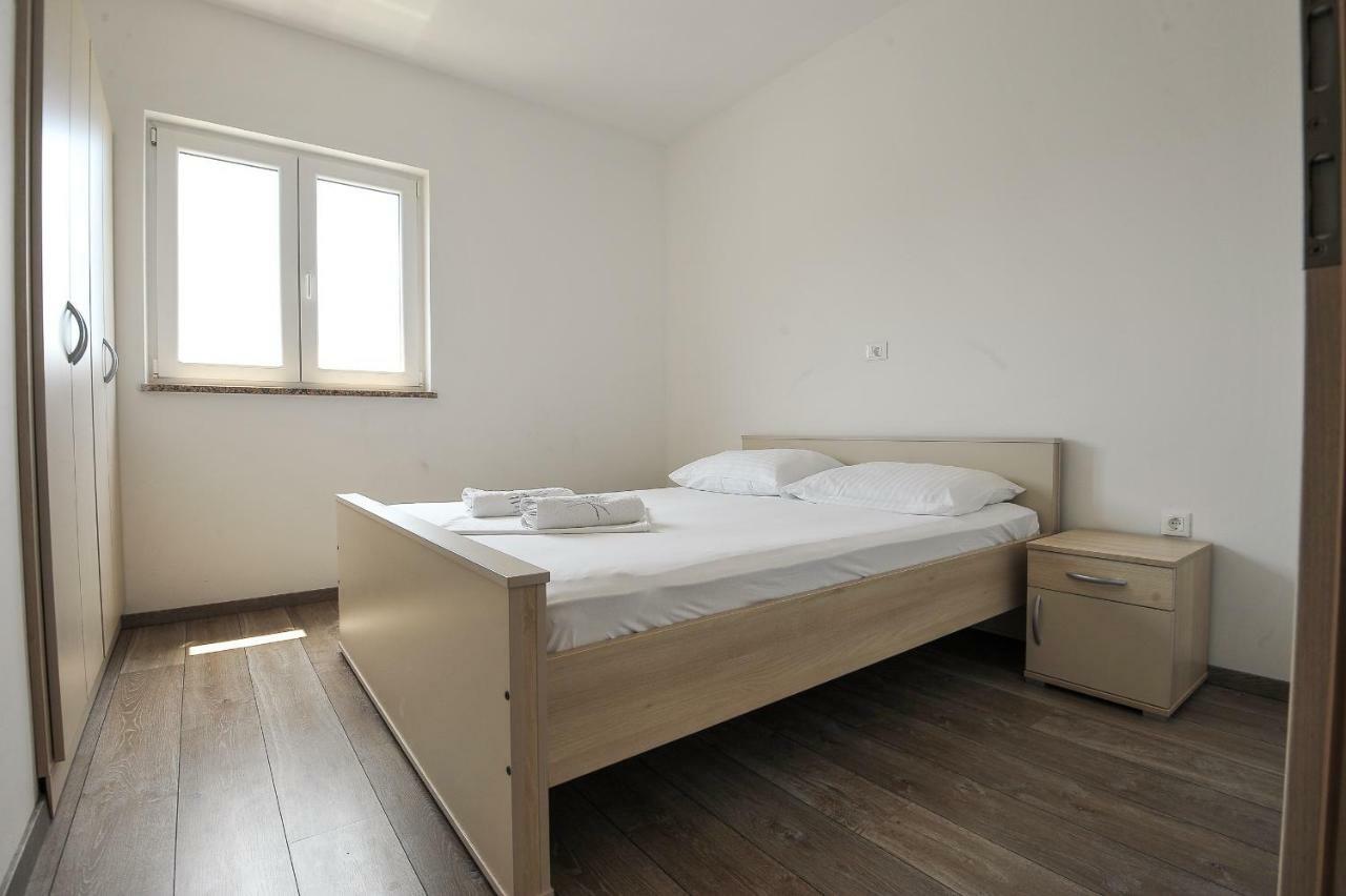 Apartmani Vrtlici Zdenka Stara Novalja Buitenkant foto